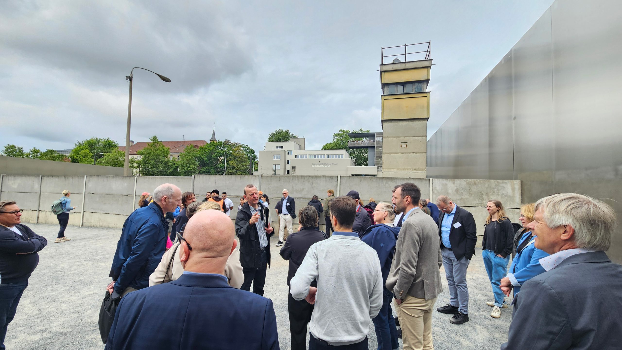 Rundgang-Bernauer-Strasse – Vertreterinnen und Vertreter der Mitgliedsorganisationen